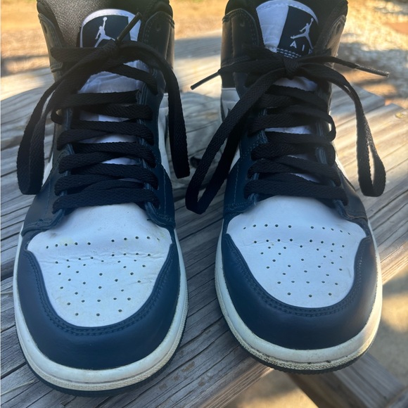 Nike air jordan navy and white - Picture 2 of 3